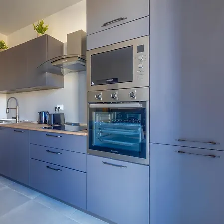 31 By Buena Vista *