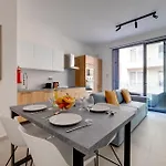 31 By Buena Vista