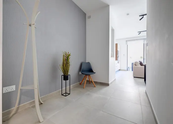 31 By Buena Vista * Sliema