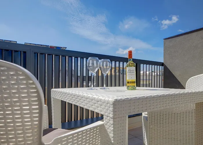 31 By Buena Vista Apartment *