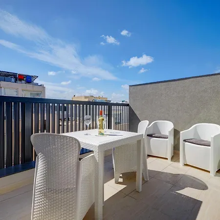 31 By Buena Vista * Sliema